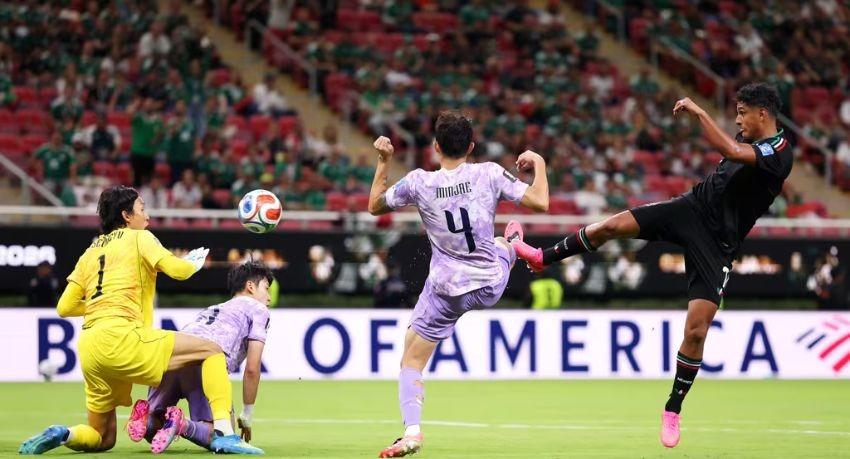 Mexico Become First Team to Reach Round of 32